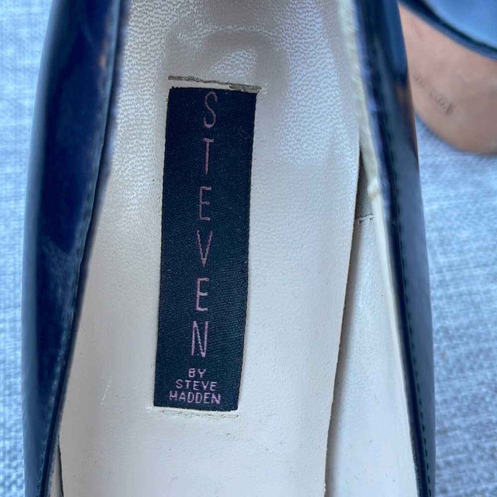 Steven by Steve Madden - black , shiny leather platform heels - Picture 11 of 12